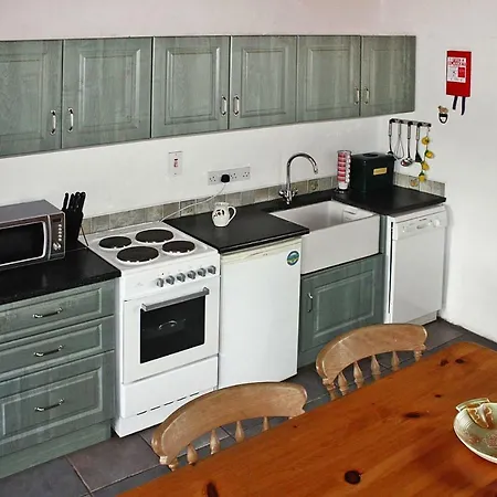 Holiday Homes - Eir05043-fyc