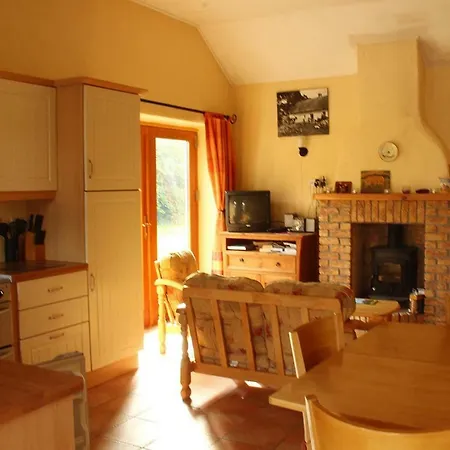 Holiday Homes - Eir05043-fyc